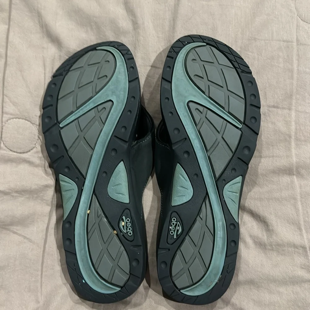 Abeo laguna flip flops size 8.5, black - Picture 2 of 3